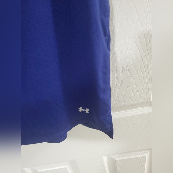 🥳 3/$16 Under Armour Long Racerback Tank - Picture 3 of 3